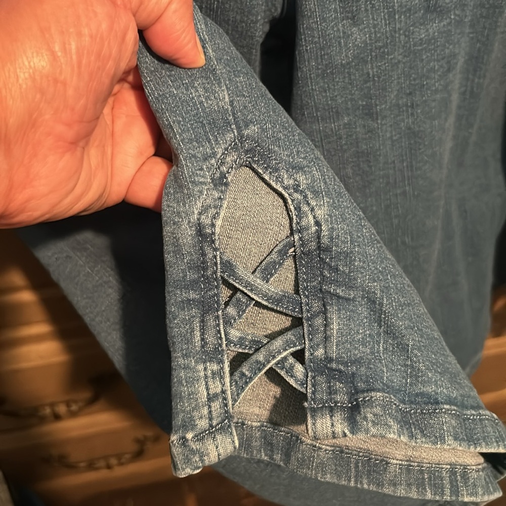 Capris - Picture 3 of 3